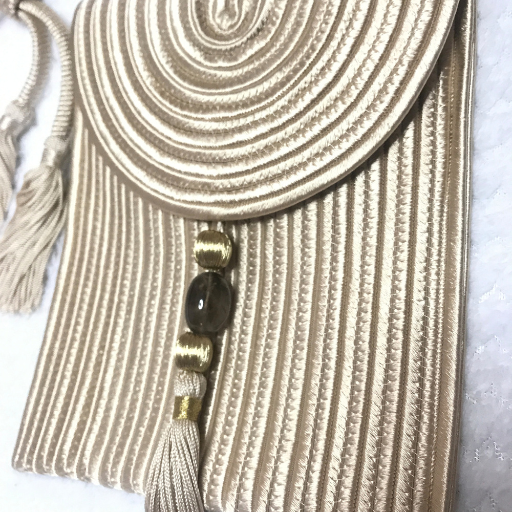 Vintage Gold Tassel Bag with Crossbody Strap - Picture 3 of 8